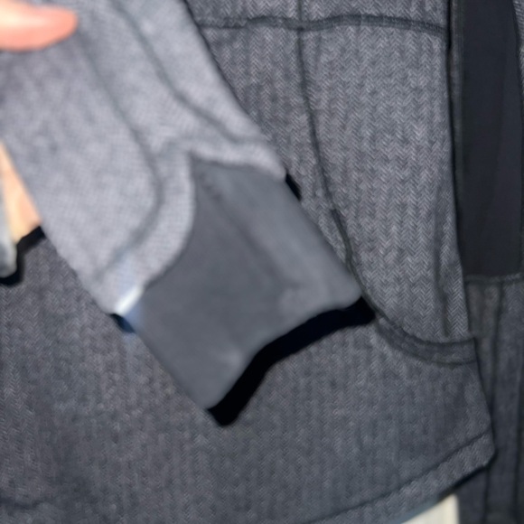 Lululemon pullover base runner - Picture 6 of 11